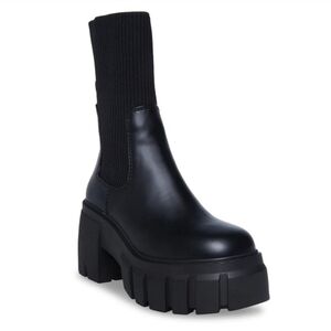 Steve Madden Limit Black Boots